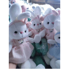 М`яка іграшка M 17855 (150) “Зайчик”, висота - 50 см, висота у сидячому положені - 40 см, обідок з бантиком, текстильна сукня