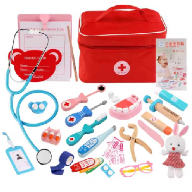 Набір лікаря C 73289 (32) дерев’яний, м’яка іграшка, стетоскоп, 2 щипців, зубна щелепа, зубна паста, зубна щітка, шприц, термометр, окуляри, пігулки, медичне дзеркало, долото, бинт, пластирі, бейдж, записник з олівцем, магнітні елементи, в сумці