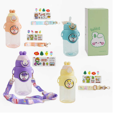 Пляшка для води C 69361 (60) 700 мл, пластикова, трубочка, застібка із запобіжником, наліпки, об’ємний декор, ремінець, в коробці, ВИДАЄТЬСЯ ТІЛЬКИ МІКС ВИДІВ