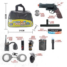 Поліцейський набір HSY 201-1 (48/2) підсвічування, звуковий сигнал, маячок, ліхтарик, нагрудна камера, механічний пістолет, жилет на змійці, граната, дубинка, значок, рація, наручники, в сумці