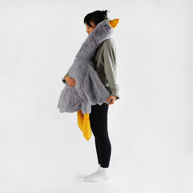 гр М`яка іграшка “Гусак-обіймак“ 39680 (20) розмір 1,3м, колір сірий, наповнювач холофайбер