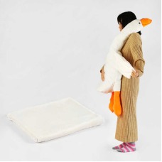 гр М`яка іграшка “Гусак-обіймак“ 47568 (20) З ПЛЕДОМ 101х93 см, висота іграшки 100 см, колір білий