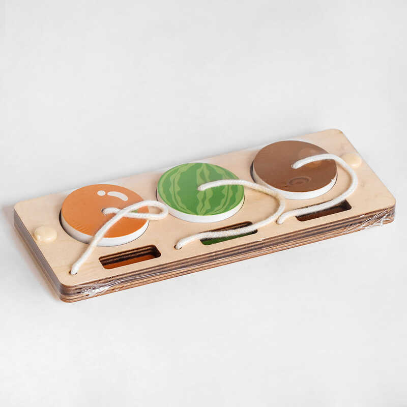 Дерев`яна логічна гра С 51350 (240) “Фрукти“, 3 вкладиша на мотузках, у плівці