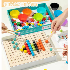 Дошка логічна C 71003 (20) дерев“яна, картки-зразки, інструменти, кульки, цифри, в коробці