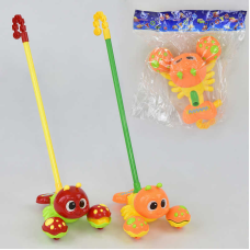 Каталка 0350 (96/2) “Крабик“ на паличці, з брязкальцем, 2 кольори, в пакеті